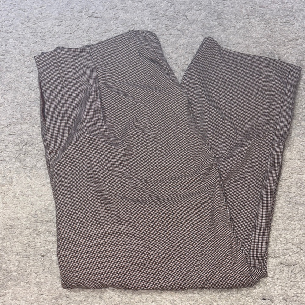 Women’s patterned straight leg work pants.